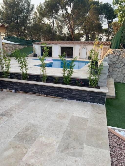 Jolie Maison Avec Vue Sur Piscine Bouc-Bel-Air Luaran gambar