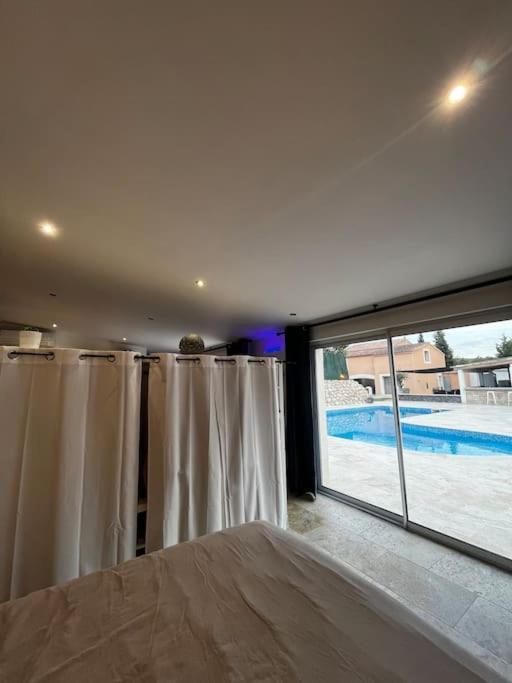 Jolie Maison Avec Vue Sur Piscine Bouc-Bel-Air Luaran gambar