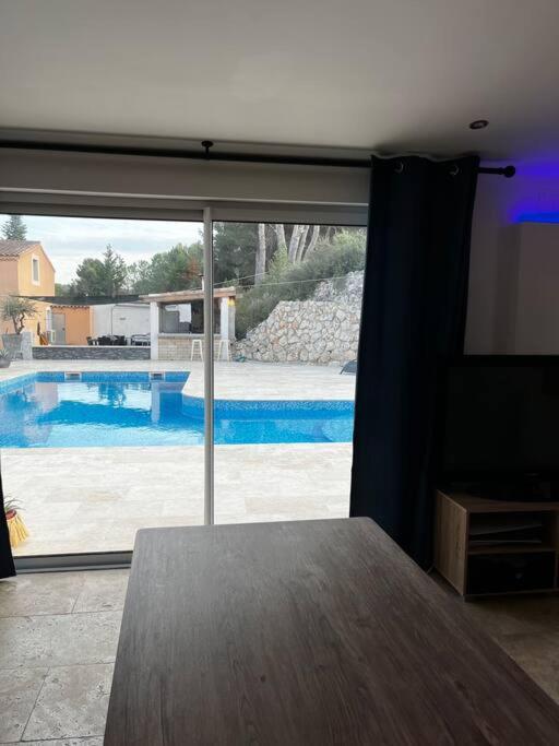 Jolie Maison Avec Vue Sur Piscine Bouc-Bel-Air Luaran gambar